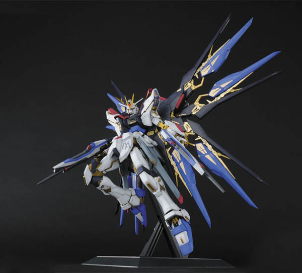 【現貨】BANDAI 組裝模型 PG 1/60 機動戰士鋼彈SEED DESTINY ZGMF-X20A 攻擊自由鋼彈 豪華版